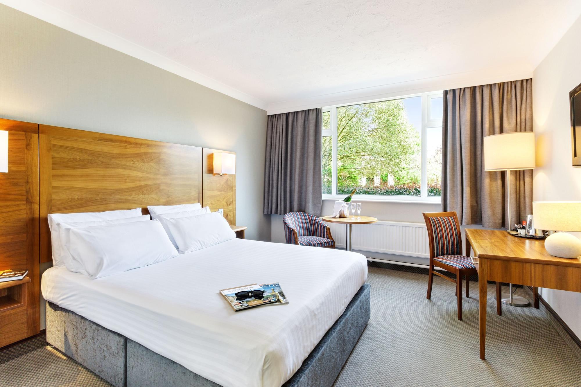 Hotel Cedar Court 4*