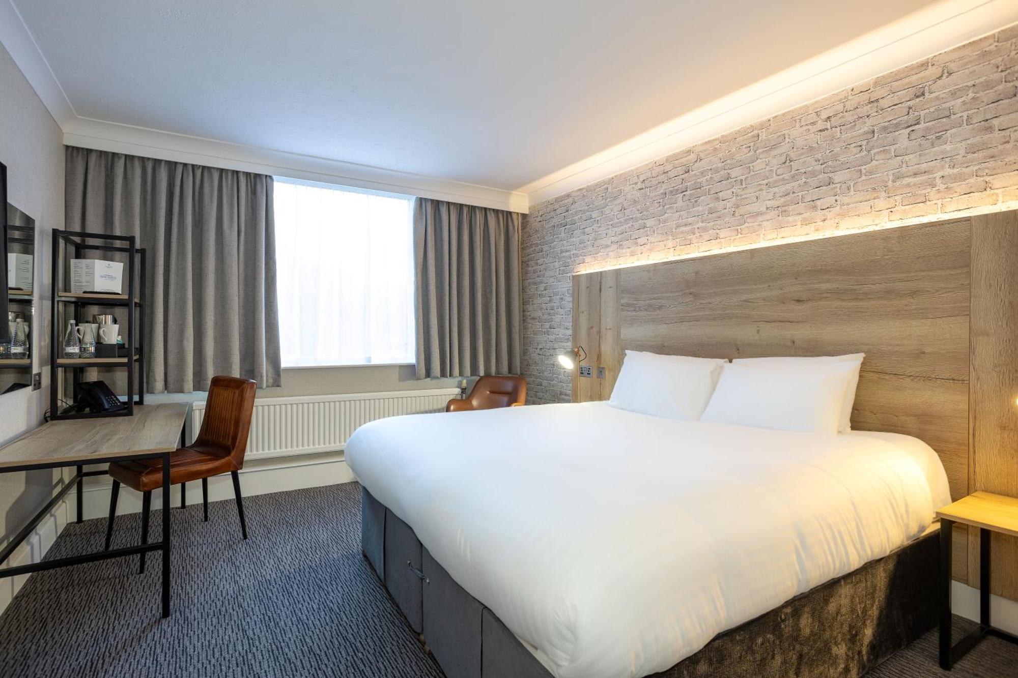 Hotel Cedar Court