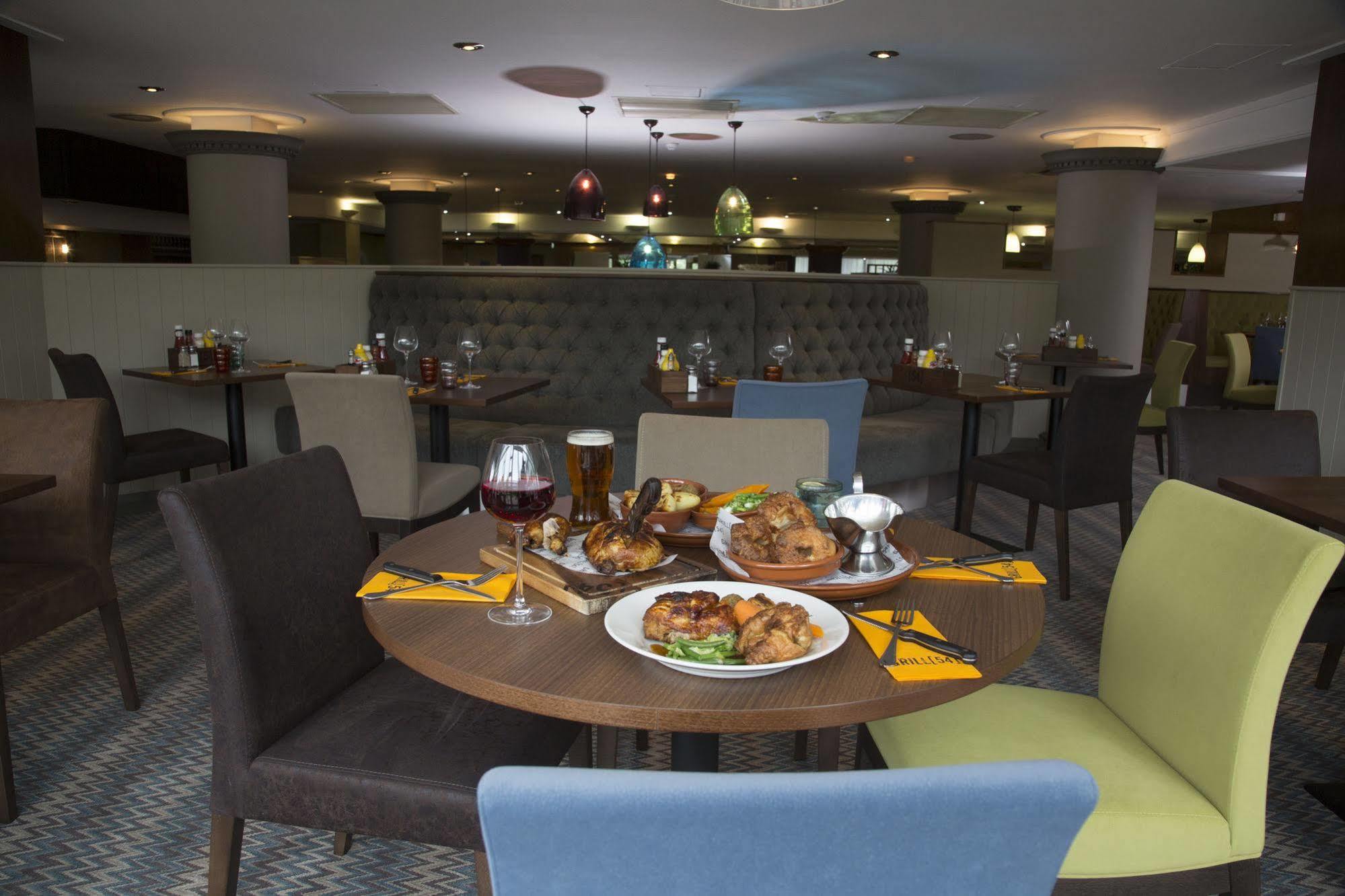 Hotel Cedar Court 4*