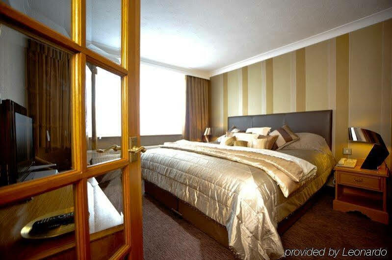 Cedar Court Hotel